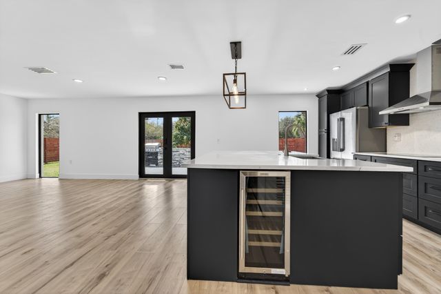 1382 N Mangonia Drive, West Palm Beach, FL 33401