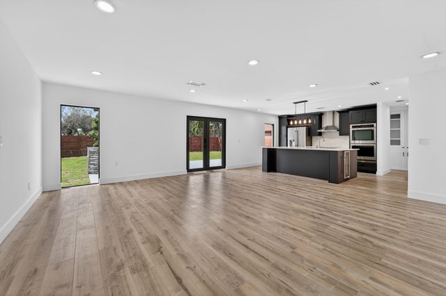 1382 N Mangonia Drive, West Palm Beach, FL 33401