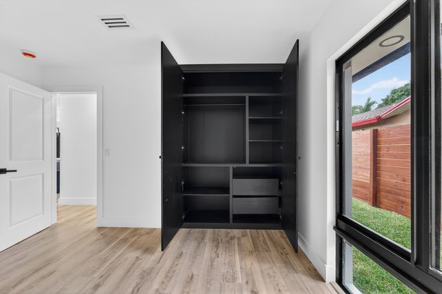 1382 N Mangonia Drive, West Palm Beach, FL 33401