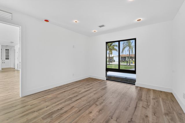 1382 N Mangonia Drive, West Palm Beach, FL 33401