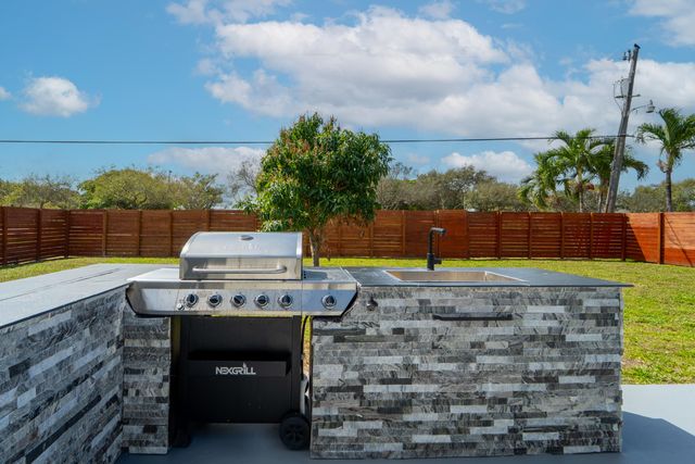 1382 N Mangonia Drive, West Palm Beach, FL 33401