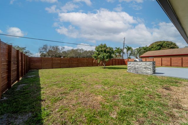 1382 N Mangonia Drive, West Palm Beach, FL 33401