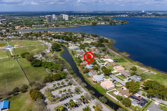 1382 N Mangonia Drive, West Palm Beach, FL 33401