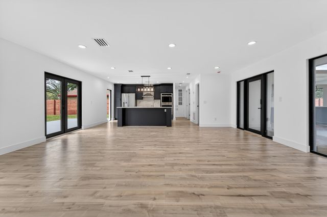 1382 N Mangonia Drive, West Palm Beach, FL 33401