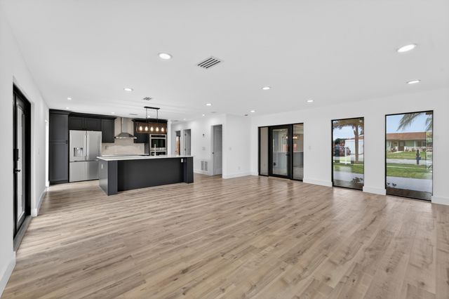 1382 N Mangonia Drive, West Palm Beach, FL 33401