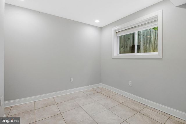 1344 LEVIS ST NE, Washington, DC 20002