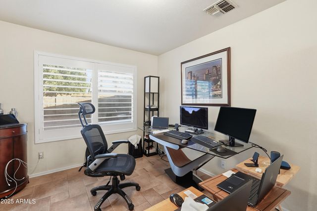 4714 E ROCKLEDGE Road, Phoenix, AZ 85044