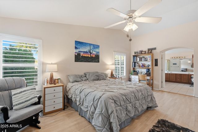 4714 E ROCKLEDGE Road, Phoenix, AZ 85044