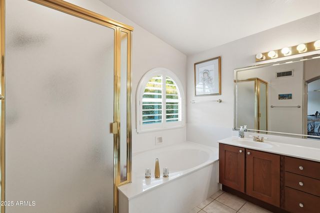 4714 E ROCKLEDGE Road, Phoenix, AZ 85044