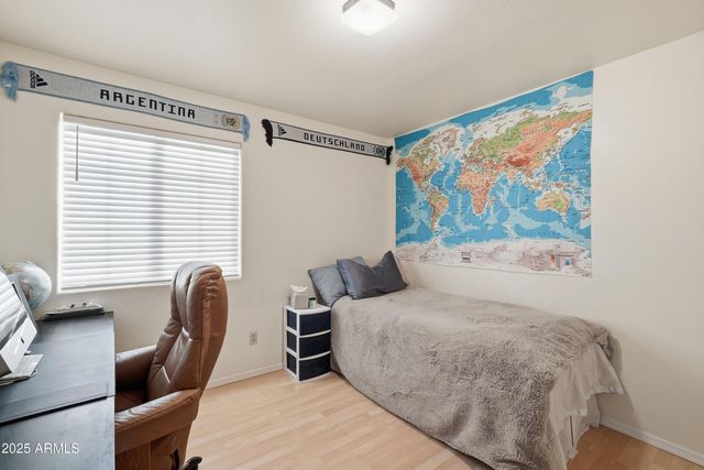 4714 E ROCKLEDGE Road, Phoenix, AZ 85044