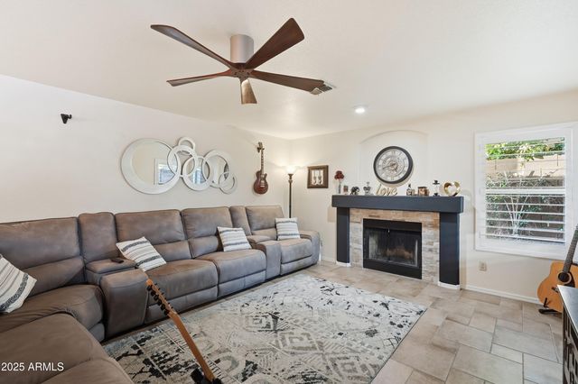 4714 E ROCKLEDGE Road, Phoenix, AZ 85044