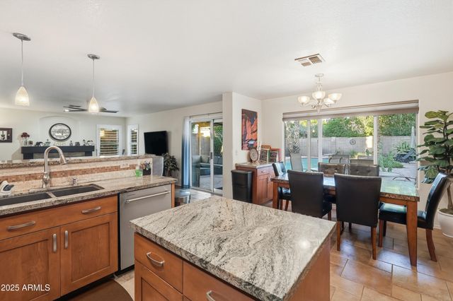 4714 E ROCKLEDGE Road, Phoenix, AZ 85044