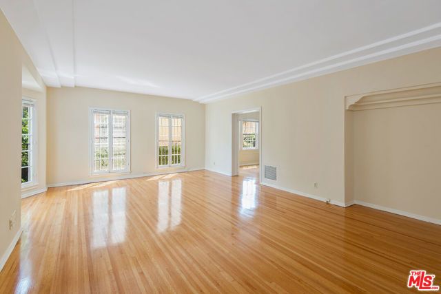 133 S Sweetzer Avenue, Los Angeles, CA 90048