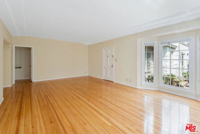 133 S Sweetzer Avenue, Los Angeles, CA 90048