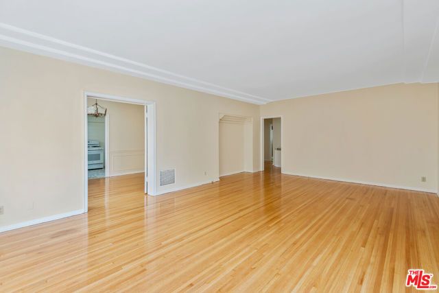 133 S Sweetzer Avenue, Los Angeles, CA 90048