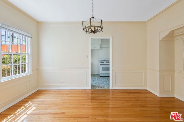 133 S Sweetzer Avenue, Los Angeles, CA 90048