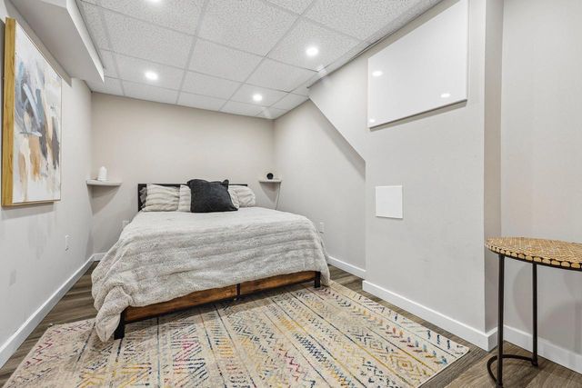 601 W Grand AVENUE, Thiensville, WI 53092
