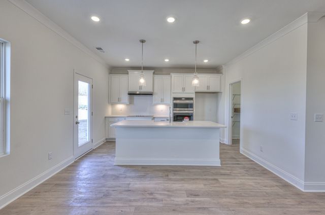 2019 Bennett Creek Dr, Columbia, TN 38401