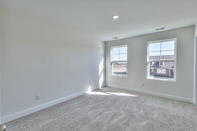 2019 Bennett Creek Dr, Columbia, TN 38401
