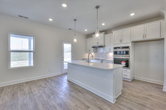 2019 Bennett Creek Dr, Columbia, TN 38401
