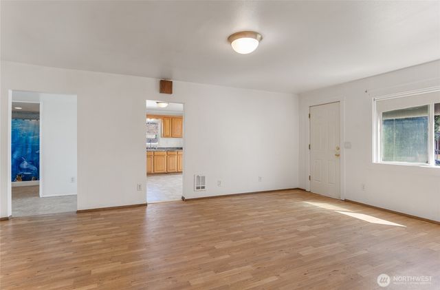 7 Cambridge Avenue, Rock Island, WA 98850