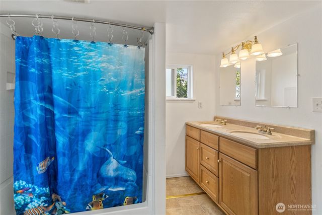 7 Cambridge Avenue, Rock Island, WA 98850