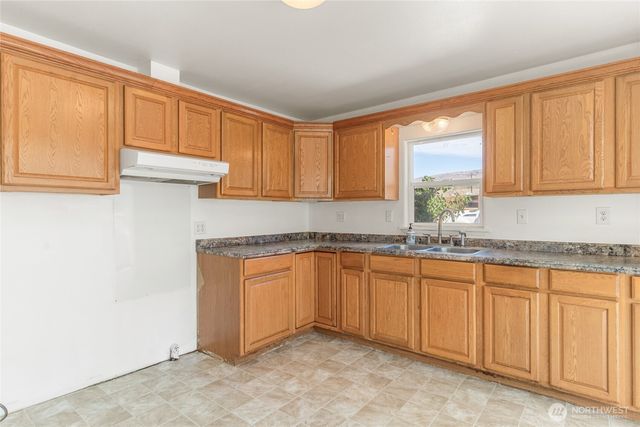 7 Cambridge Avenue, Rock Island, WA 98850