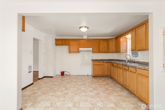 7 Cambridge Avenue, Rock Island, WA 98850