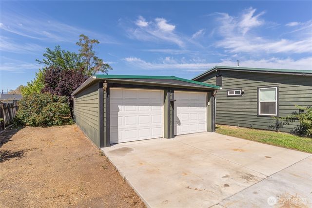 7 Cambridge Avenue, Rock Island, WA 98850