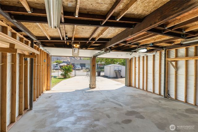 7 Cambridge Avenue, Rock Island, WA 98850