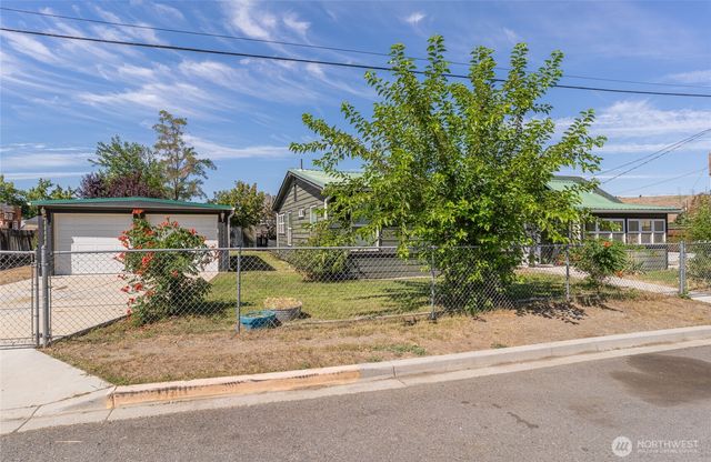 7 Cambridge Avenue, Rock Island, WA 98850