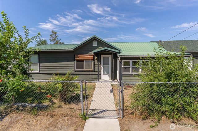 7 Cambridge Avenue, Rock Island, WA 98850