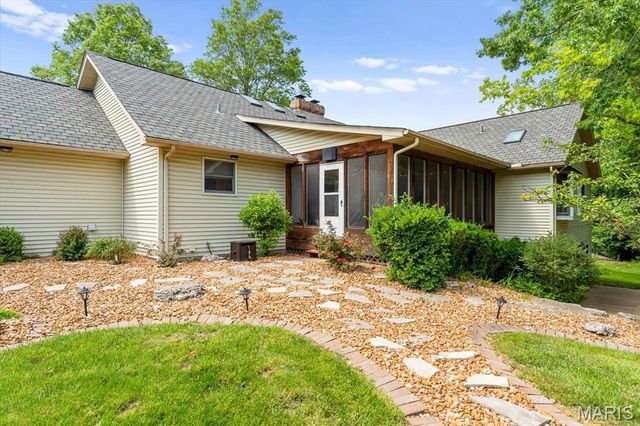 2 Sugar Hill Court, Edwardsville, IL 62025