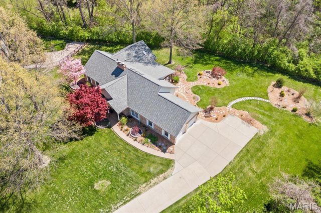 2 Sugar Hill Court, Edwardsville, IL 62025