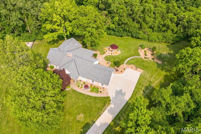 2 Sugar Hill Court, Edwardsville, IL 62025
