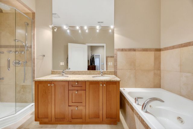 2245 W North Avenue 202, Chicago, IL 60647