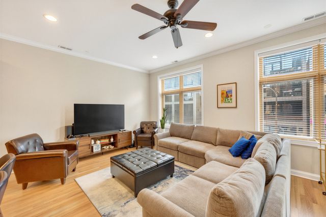 2245 W North Avenue 202, Chicago, IL 60647