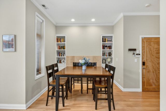2245 W North Avenue 202, Chicago, IL 60647