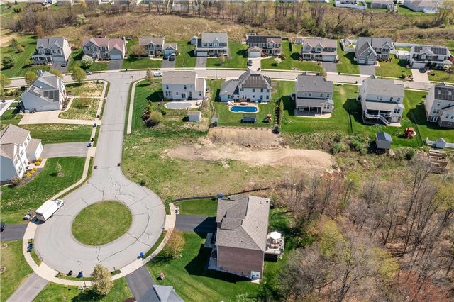 103 Hollyberry Cir, North Fayette, PA 15057