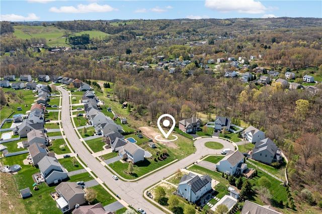 103 Hollyberry Cir, North Fayette, PA 15057