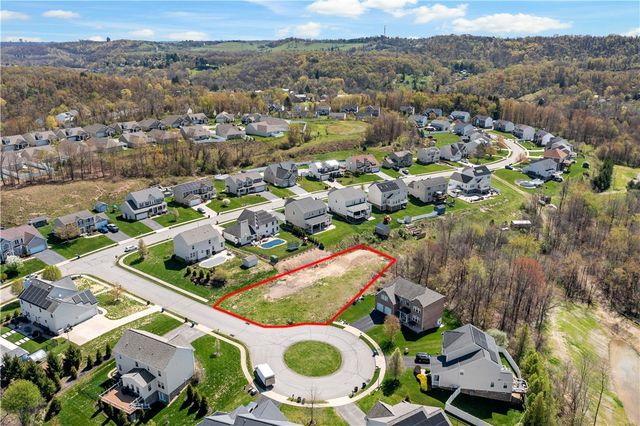 103 Hollyberry Cir, North Fayette, PA 15057