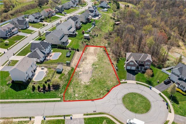 103 Hollyberry Cir, North Fayette, PA 15057