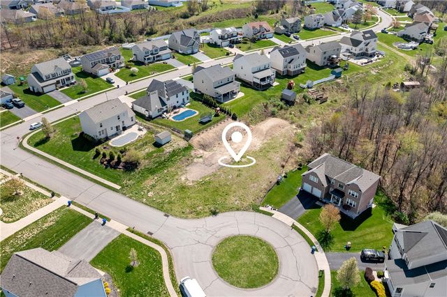 103 Hollyberry Cir, North Fayette, PA 15057