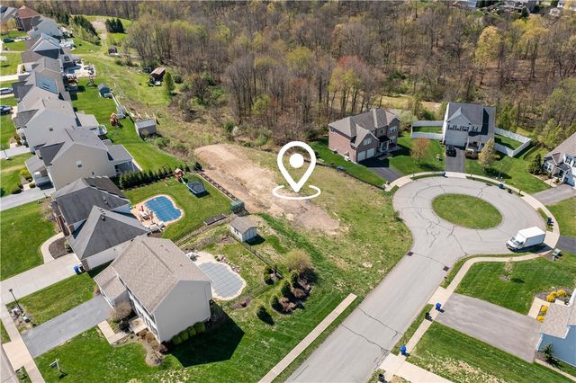 103 Hollyberry Cir, North Fayette, PA 15057