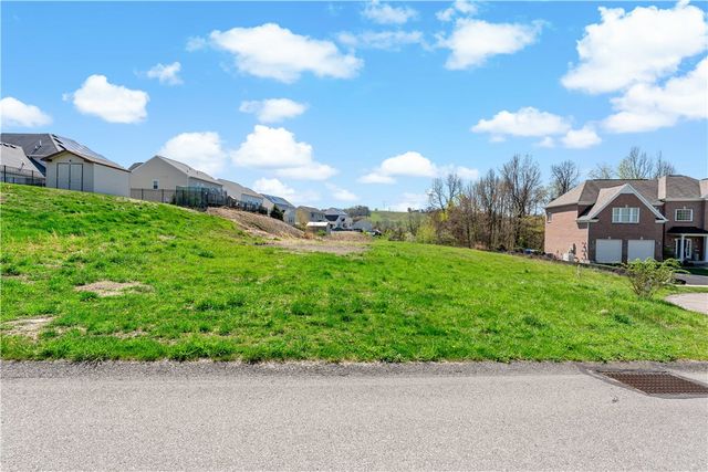 103 Hollyberry Cir, North Fayette, PA 15057