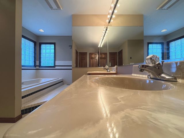 19 Old Farm N Court, Bradley, IL 60915