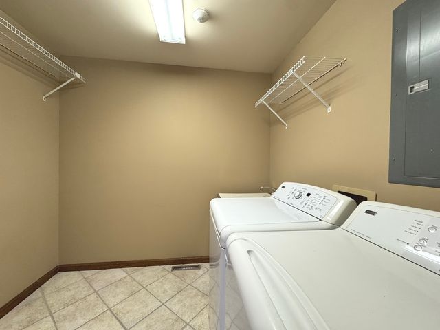 19 Old Farm N Court, Bradley, IL 60915