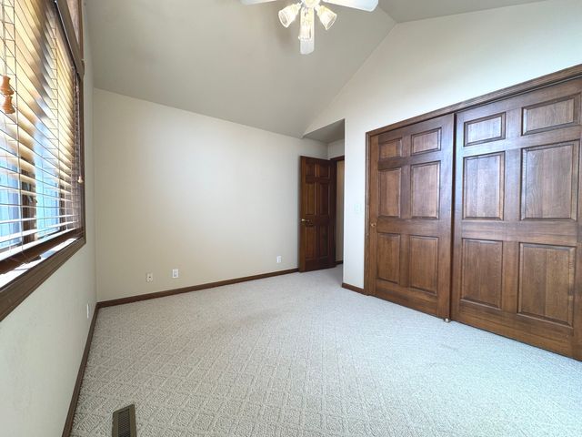 19 Old Farm N Court, Bradley, IL 60915