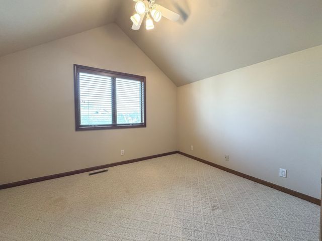 19 Old Farm N Court, Bradley, IL 60915