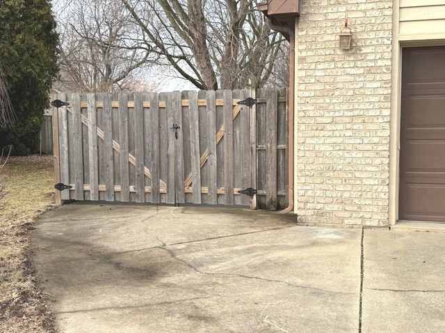 19 Old Farm N Court, Bradley, IL 60915